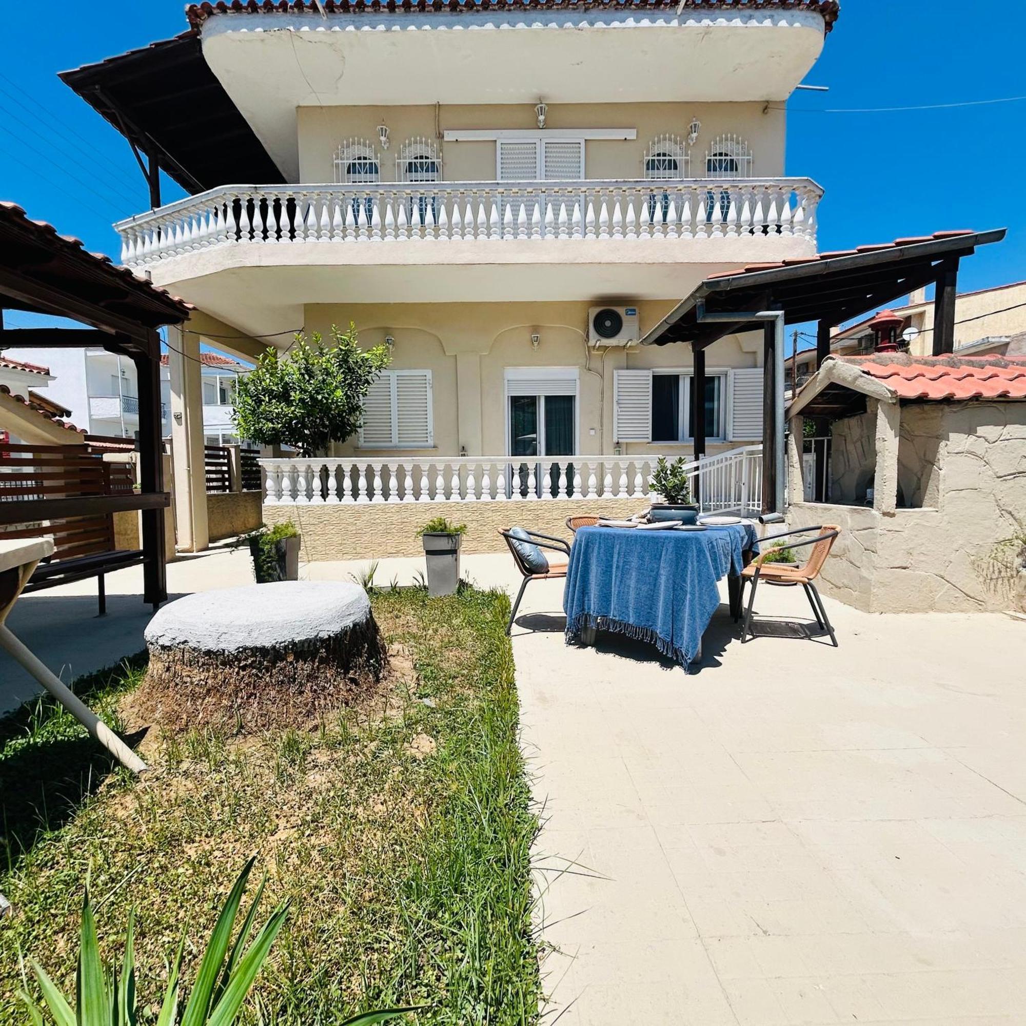 Ofrínion Next To The Beach Apartments מראה חיצוני תמונה